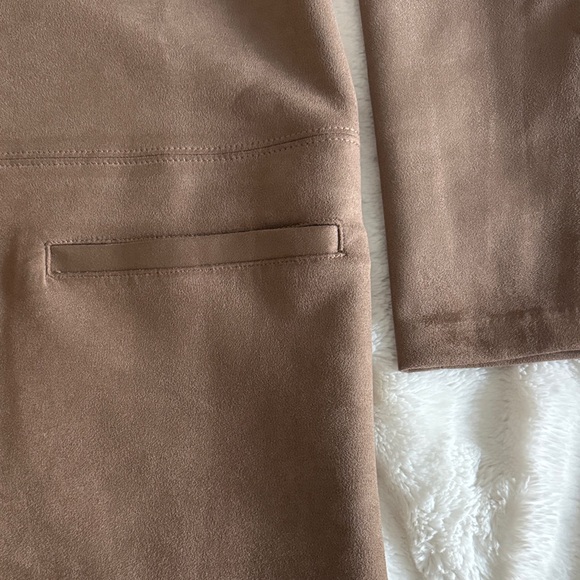 🍑 Ann Taylor Camel ‘Suede’ Dress 🍑 - Picture 7 of 13